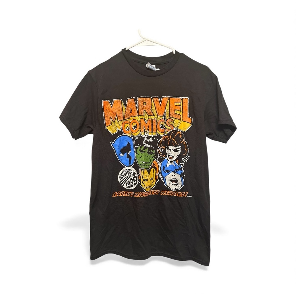NWT Marvel Vintage Style Comic Book Graphic Heroes Black T-Shirt Small